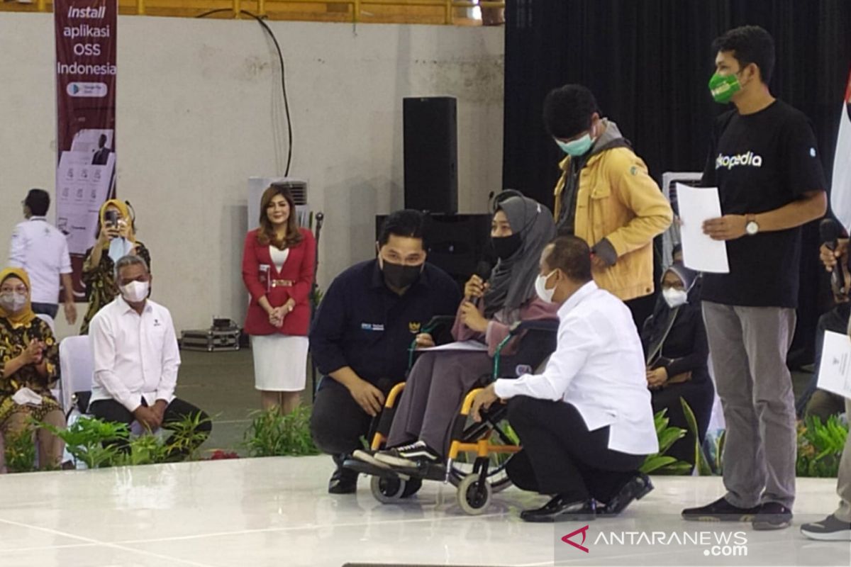 Menteri Erick Thohir sepakat menjadi investor seorang disabilitas pelaku UMKM