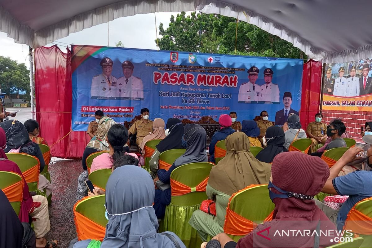 25 vendor penyedia kebutuhan pokok ikuti pasar murah di Lapangan Pertasi Kencana Pelaihari