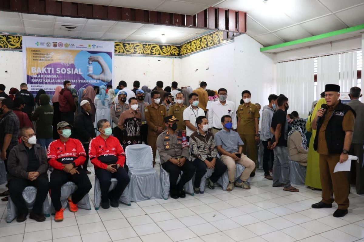 1.000 paket sembako dibagikan untuk peserta vaksin COVID-19 di Aceh Tengah