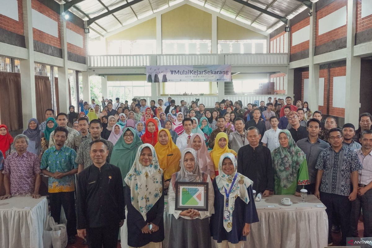 Torehan prestasi menjadi sekolah pusat unggulan