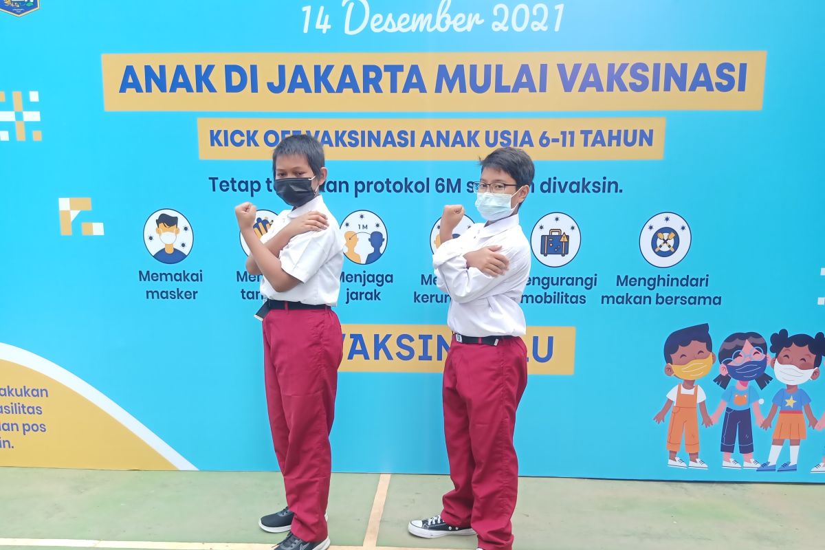 Kick off vaksinasi usia 6-11 tahun dilakukan  serentak di tiga provinsi