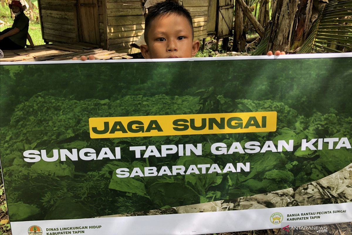 Aksi seribu tangan bersihkan Sungai Tapin