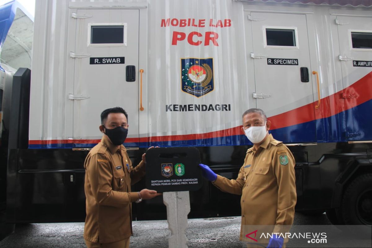 Sambas terima satu unit truk mobile PCR dari Pemprov Kalbar