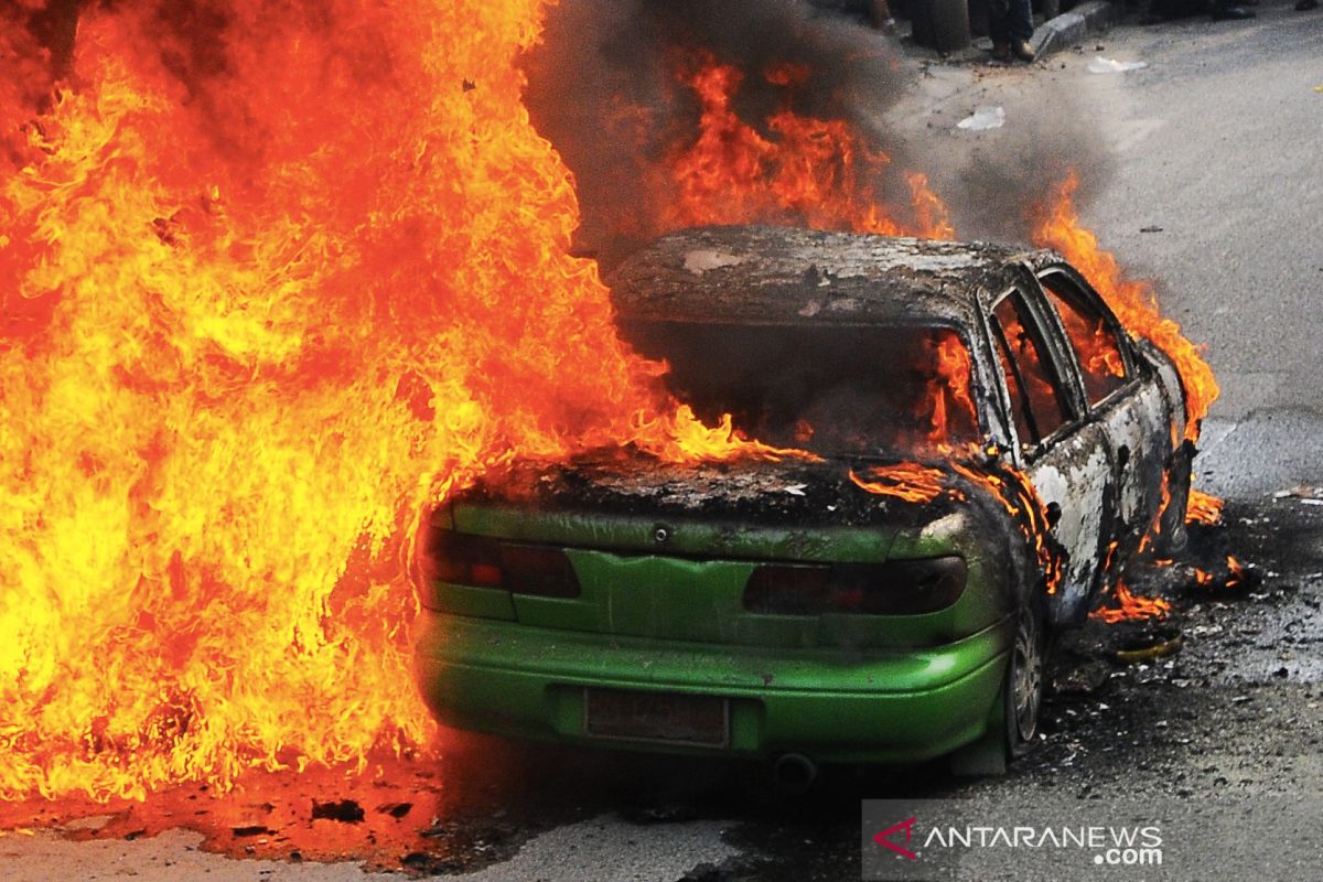 Kenali penyebab mobil terbakar dan  cara mencegahnya