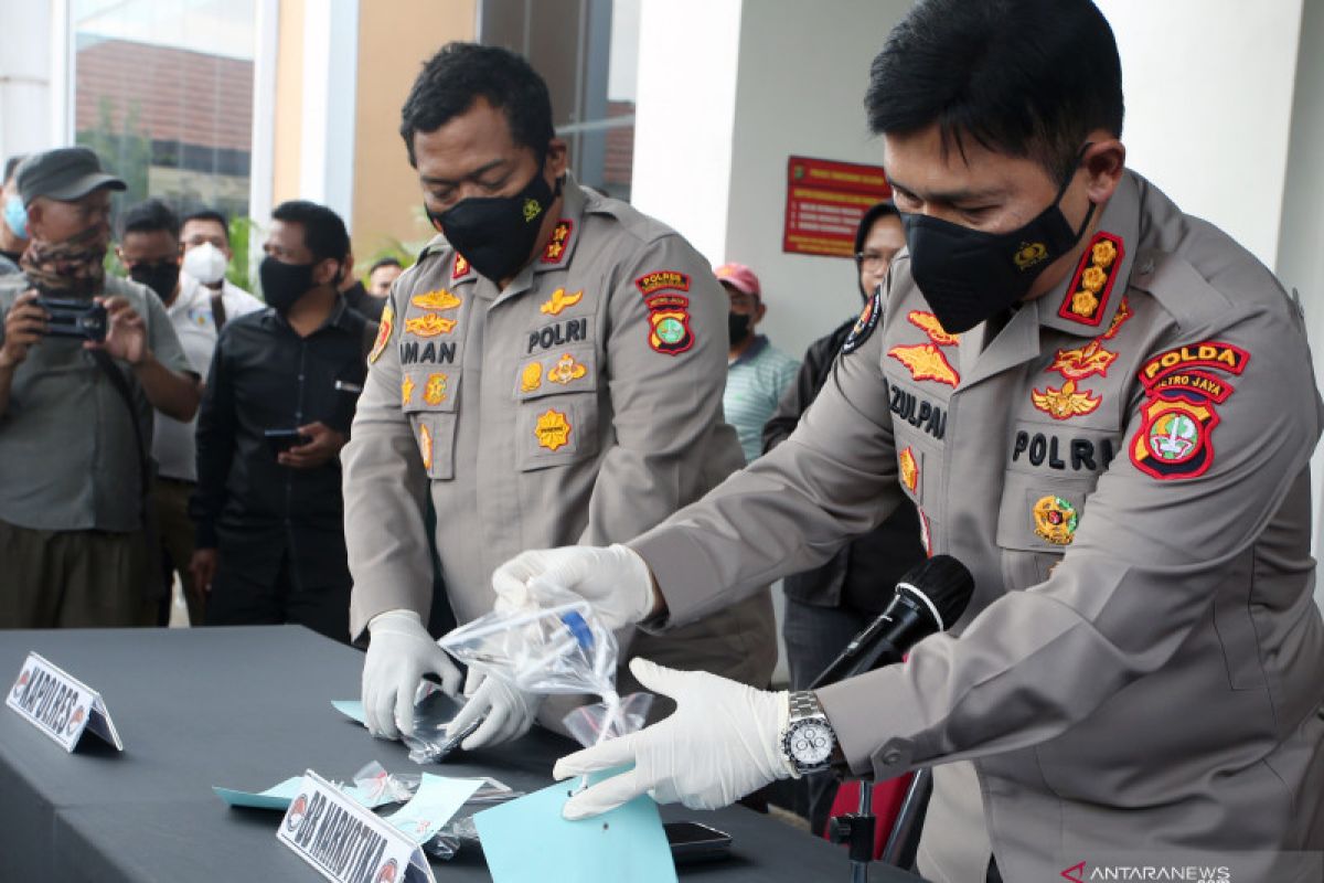 Artis berinisial RN ditangkap polisi