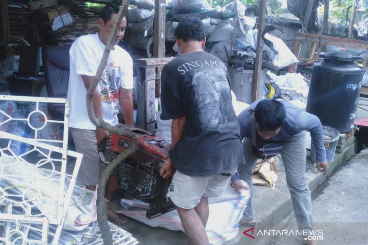 Polisi tangkap dua remaja kecanduan judi curi mesin pengaduk beton