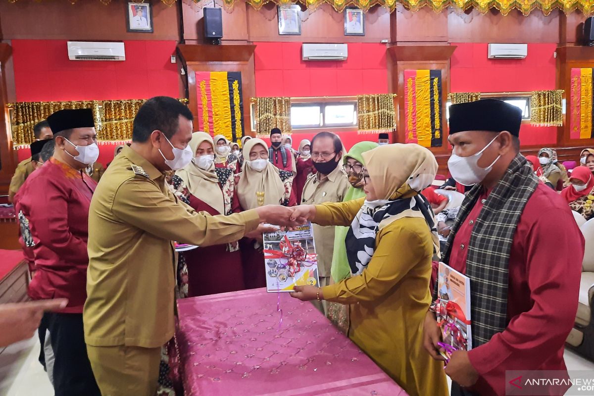Pariaman luncurkan buku pelajaran Bahasa dan Sastra Minangkabau bagi murid SD