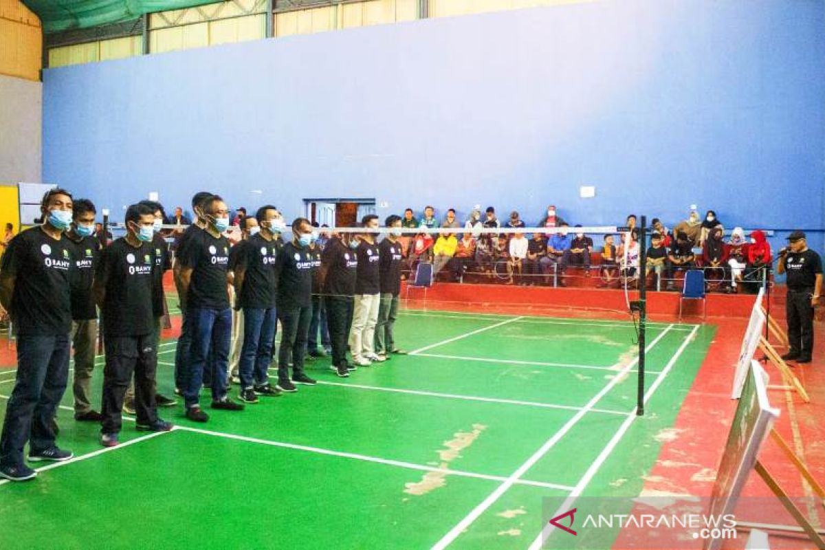 64 pasang pemain ramaikan turnamen badminton "Senja Musafir Cup 2021" di Sawahlunto