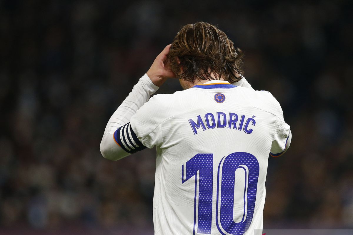 Pemain Madrid Marcelo dan Luka Modric positif terpapar COVID-19