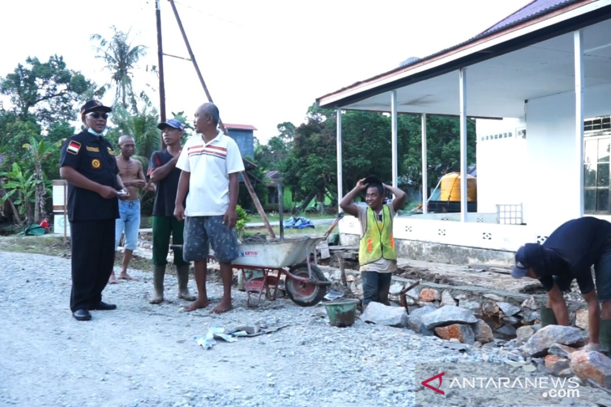 Bupati Kayong pastikan pembangunan jalan sumber DAK selesai tahun ini