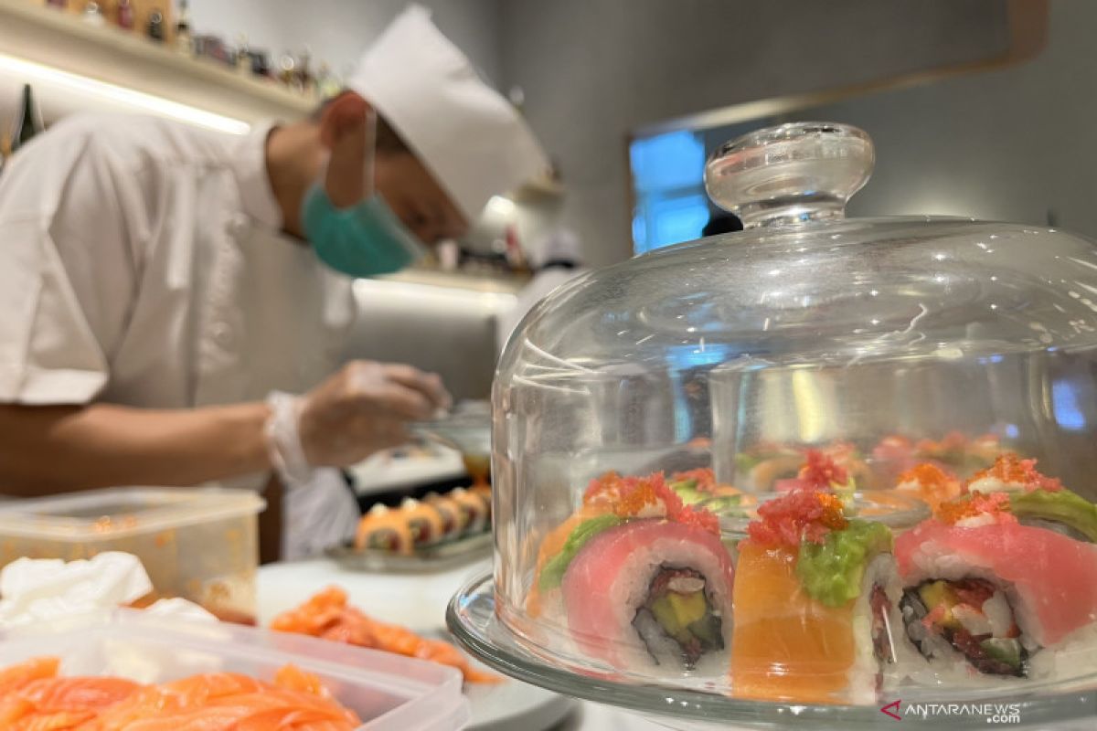 Sushi Kaiyo tampilkan "kotak harta karun" berisi andalan chef Jepang
