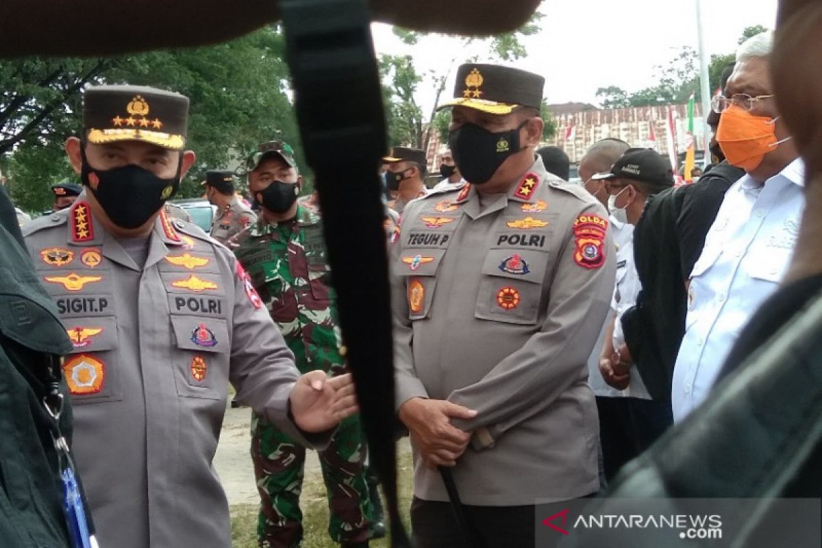 Kapolri tinjau vaksinasi massal di Kabupaten Konawe Selatan