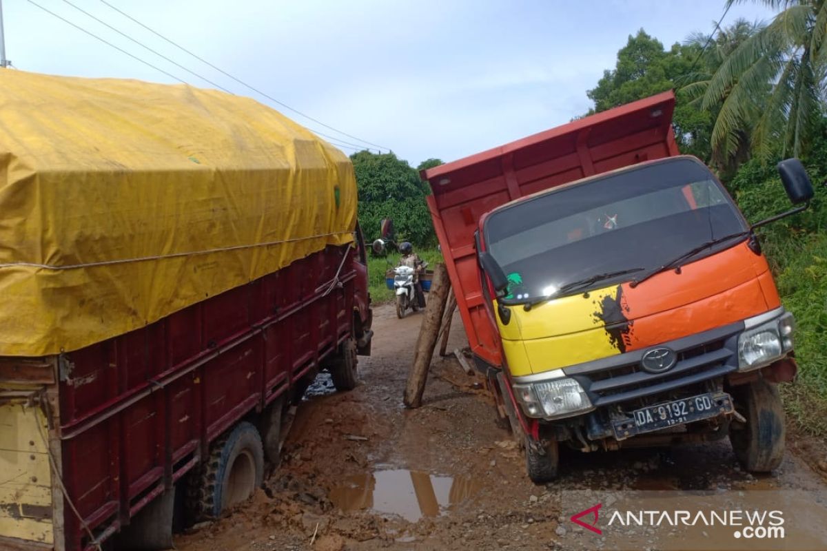 Bupati Kayong ingatkan pemprov tambah anggaran pembangunan jalan