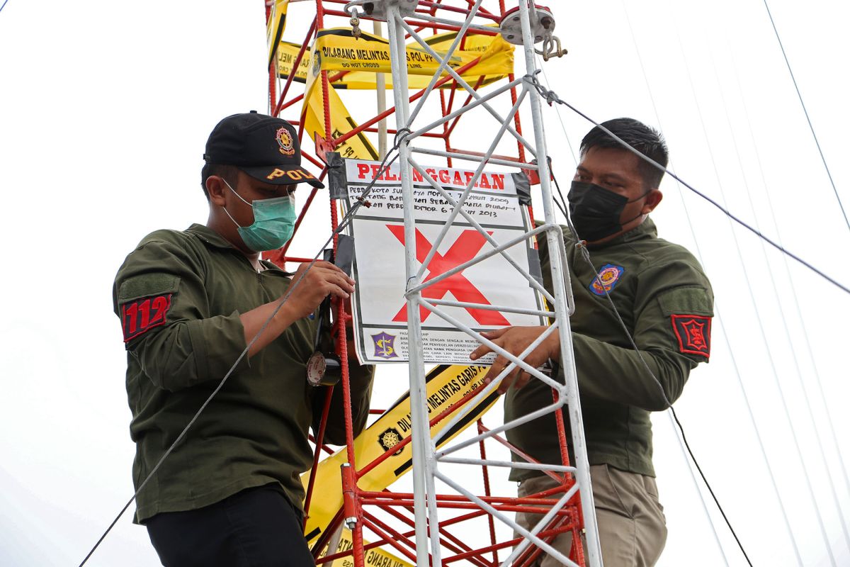 Lima menara telekomunikasi di Surabaya tak miliki IMB disegel