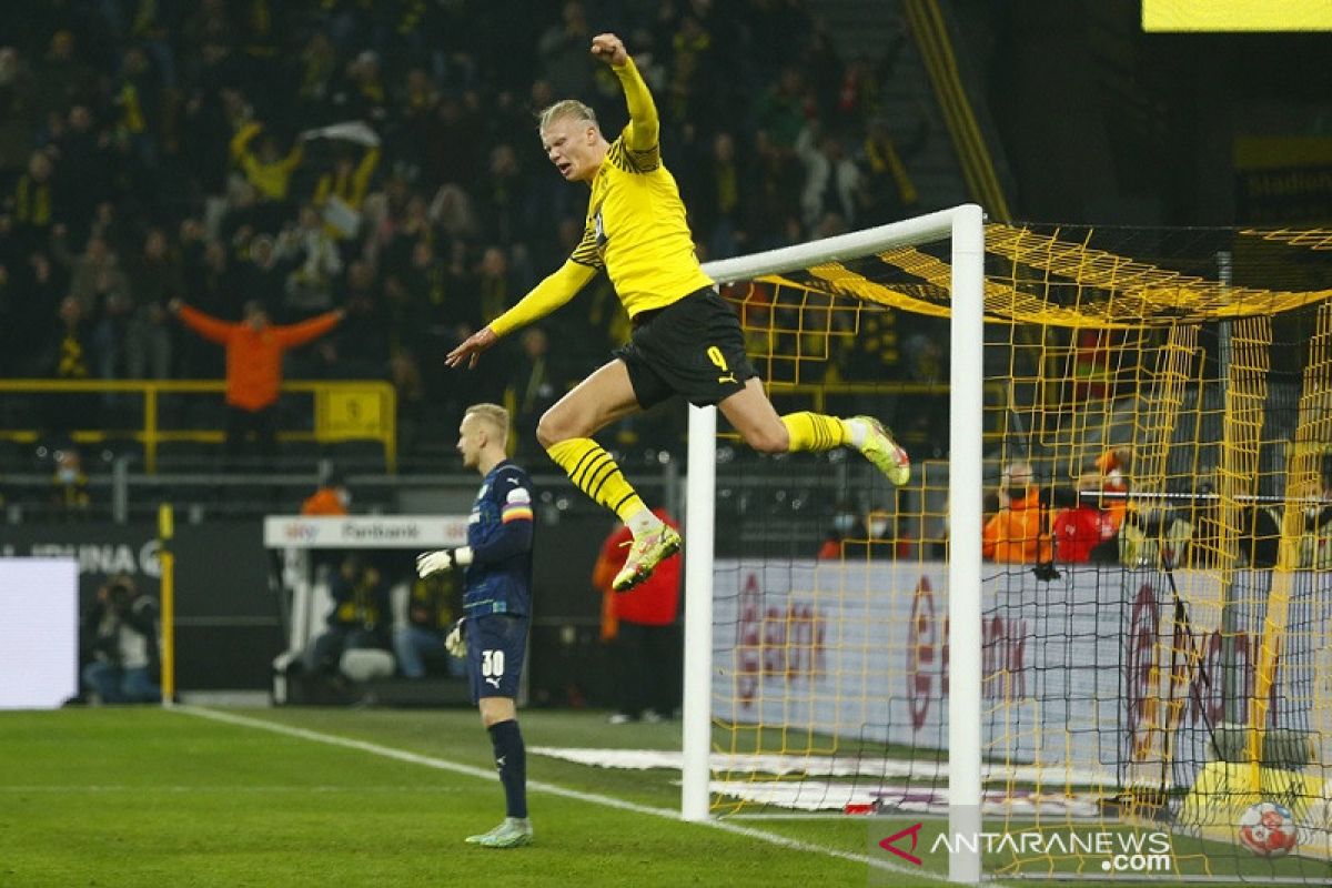 Erling Haaland pimpin Dortmund bungkam Fuerth