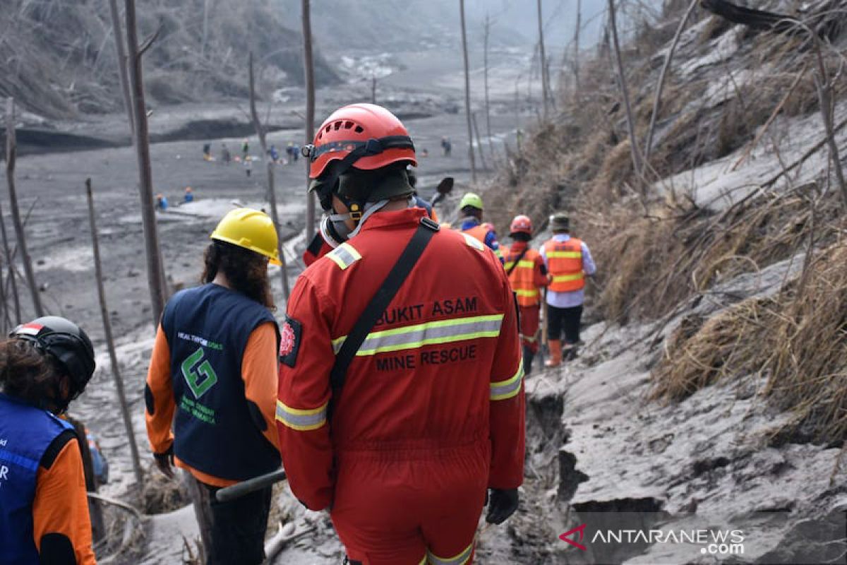 Tim ERG Bukit Asam bantu korban erupsi Gunung Semeru
