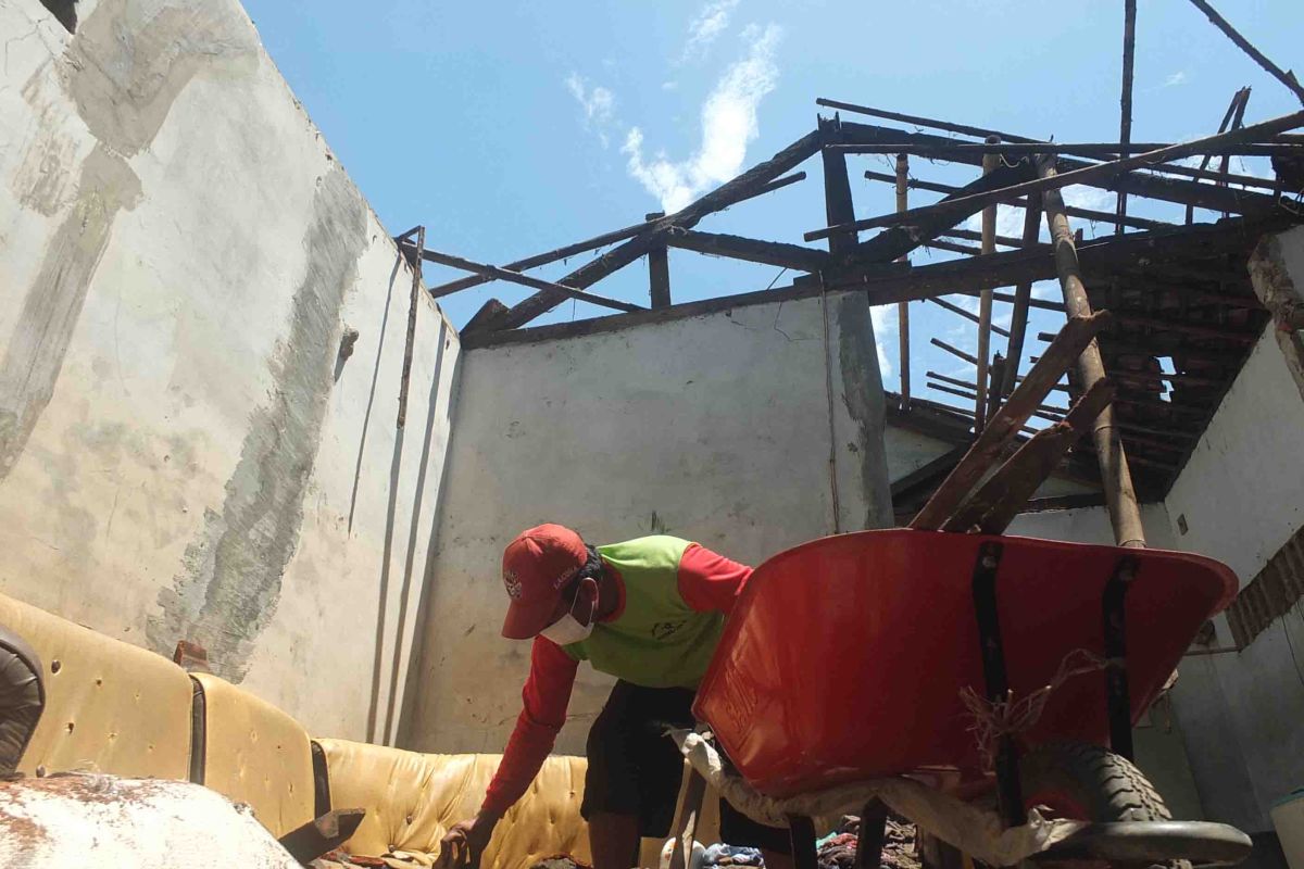 Gempa menyebabkan 29 rumah rusak di lima kecamatan di Kabupaten Jember