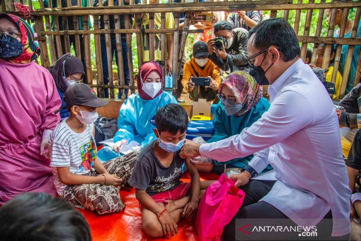 Dinsos Kota Bogor bantu vaksinasi COVID-19 anak 6-11 tahun putus sekolah