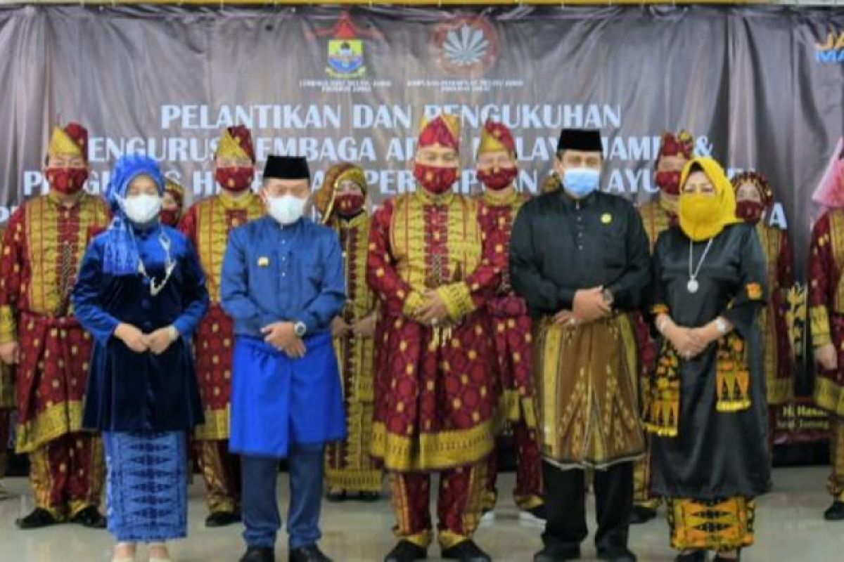 Gubernur Jambi minta LAM Jambi-Jakarta kenalkan adat budaya Jambi