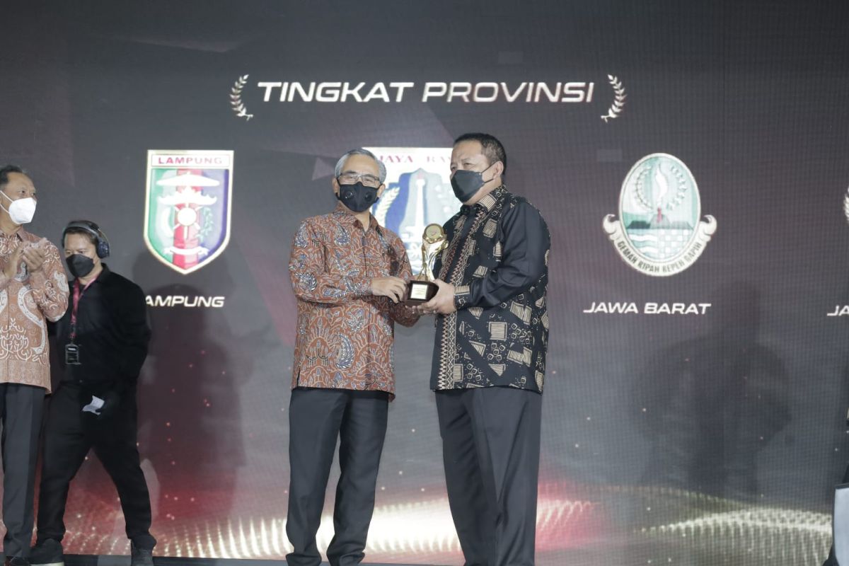 Gubernur Lampung terima penghargaan TPAKD Award 2021