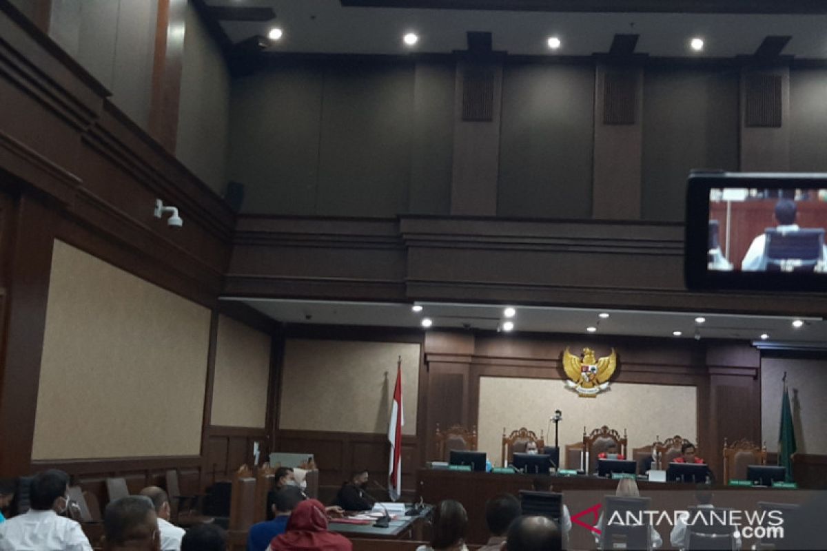 Jalani sidang, Nia Ramadhani akui pakai sabu lima kali