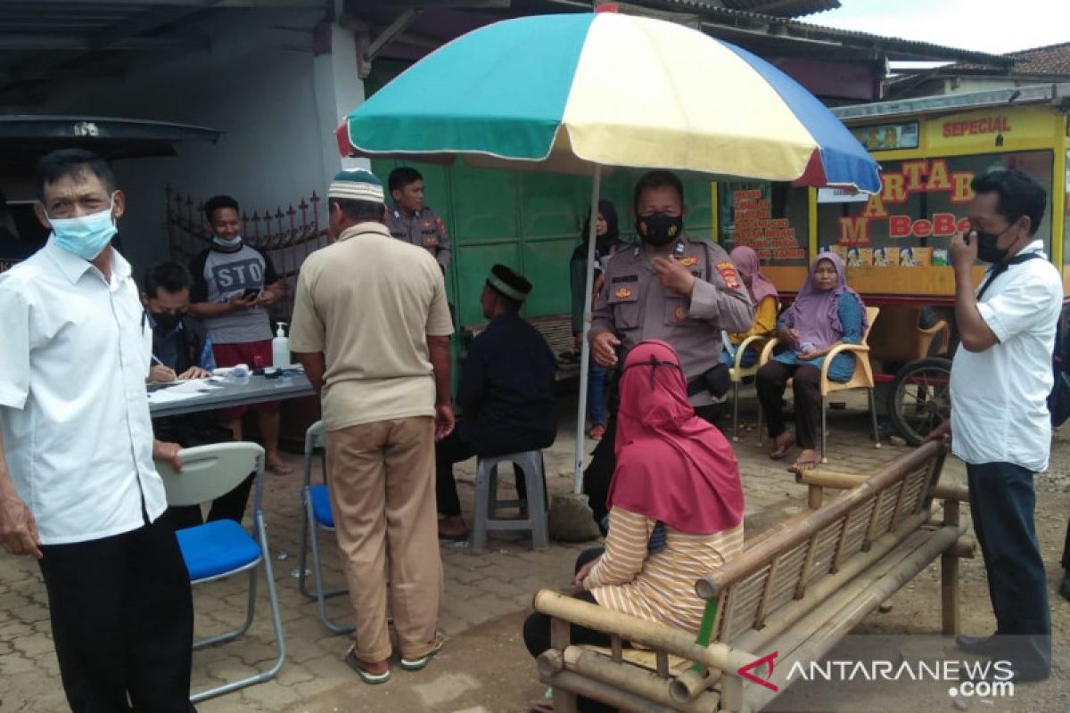 Polres Lampung Tengah gelar "vaksin hunter mobile" sisir pasar
