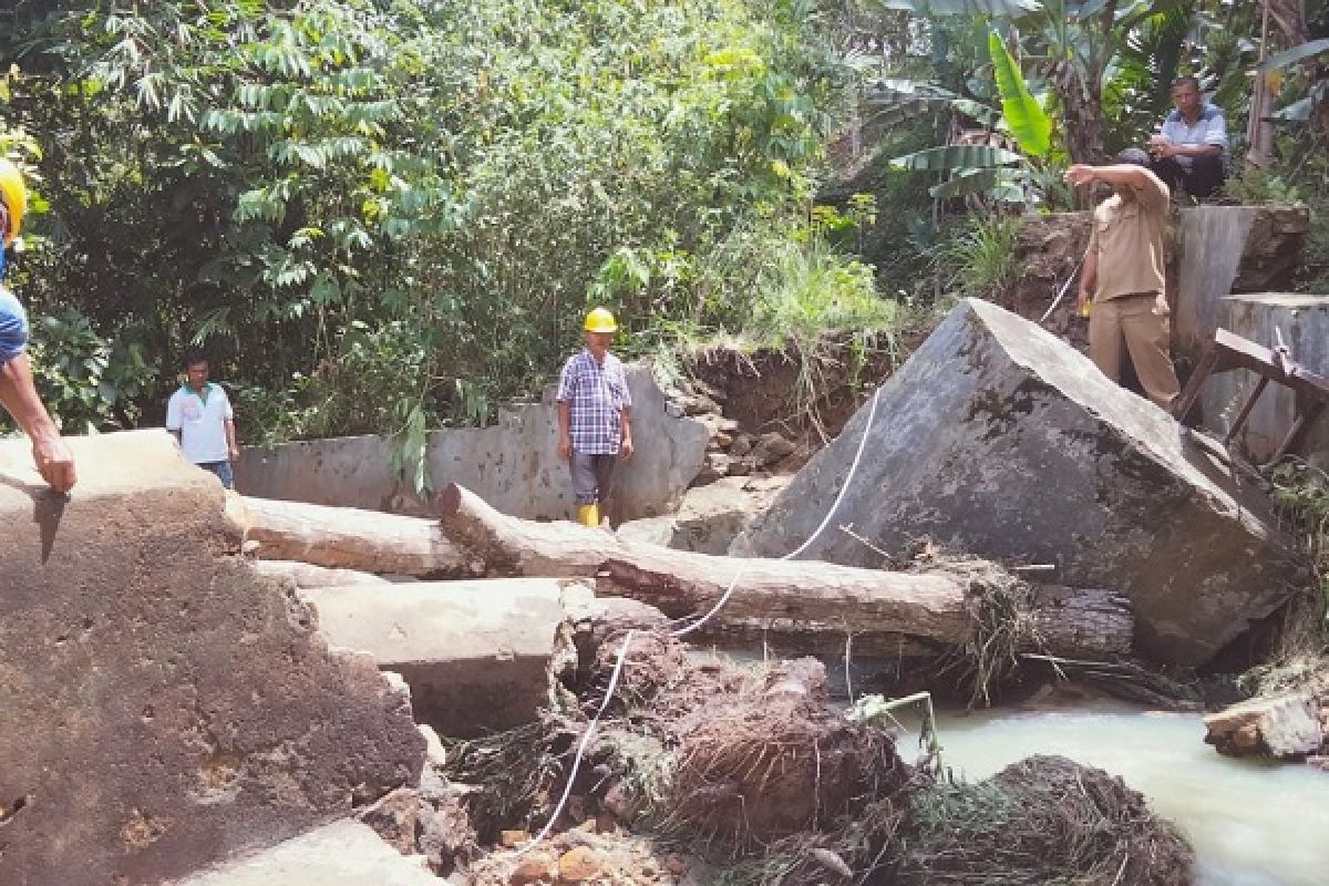 Bendungan Simungun jebol, Bupati dairi perintahkan PUTR gerak cepat