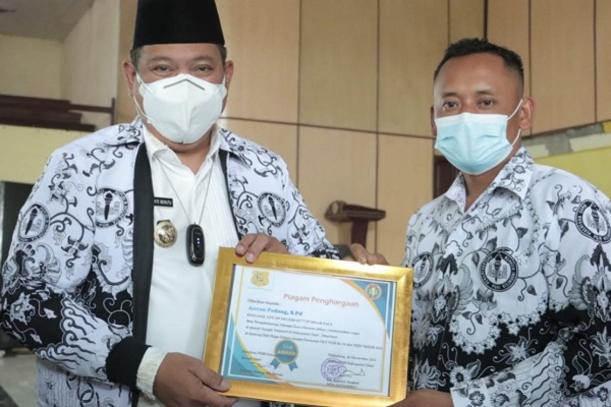 Bupati Dairi: Guru adalah suluh untuk generasi kita