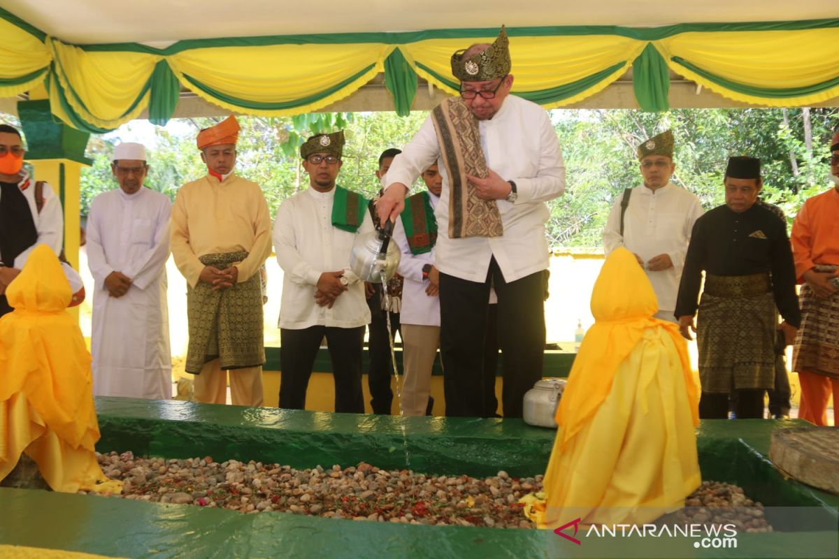 Salim Segaf apresiasi asal  Bahasa Indonesia dari Pulau Penyengat