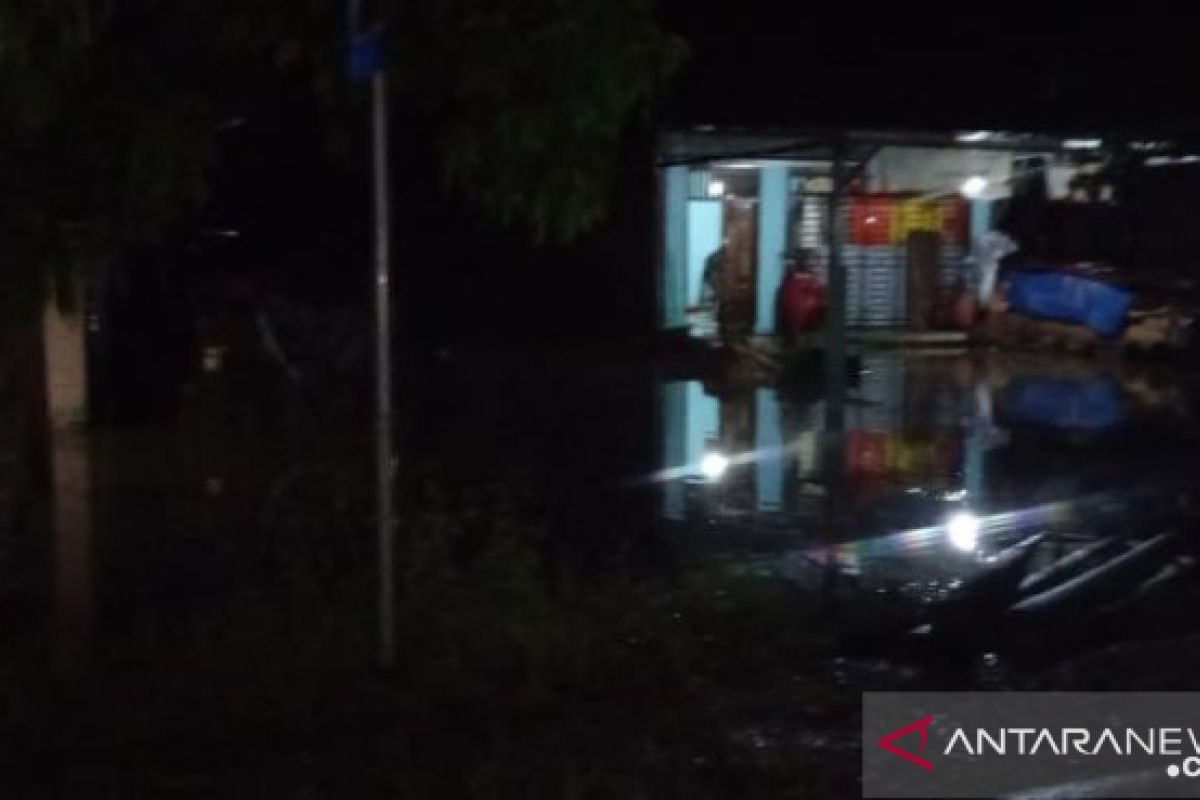 Permukiman penduduk Rianiate terendam akibat luapan Sungai Batang Toru bertambah