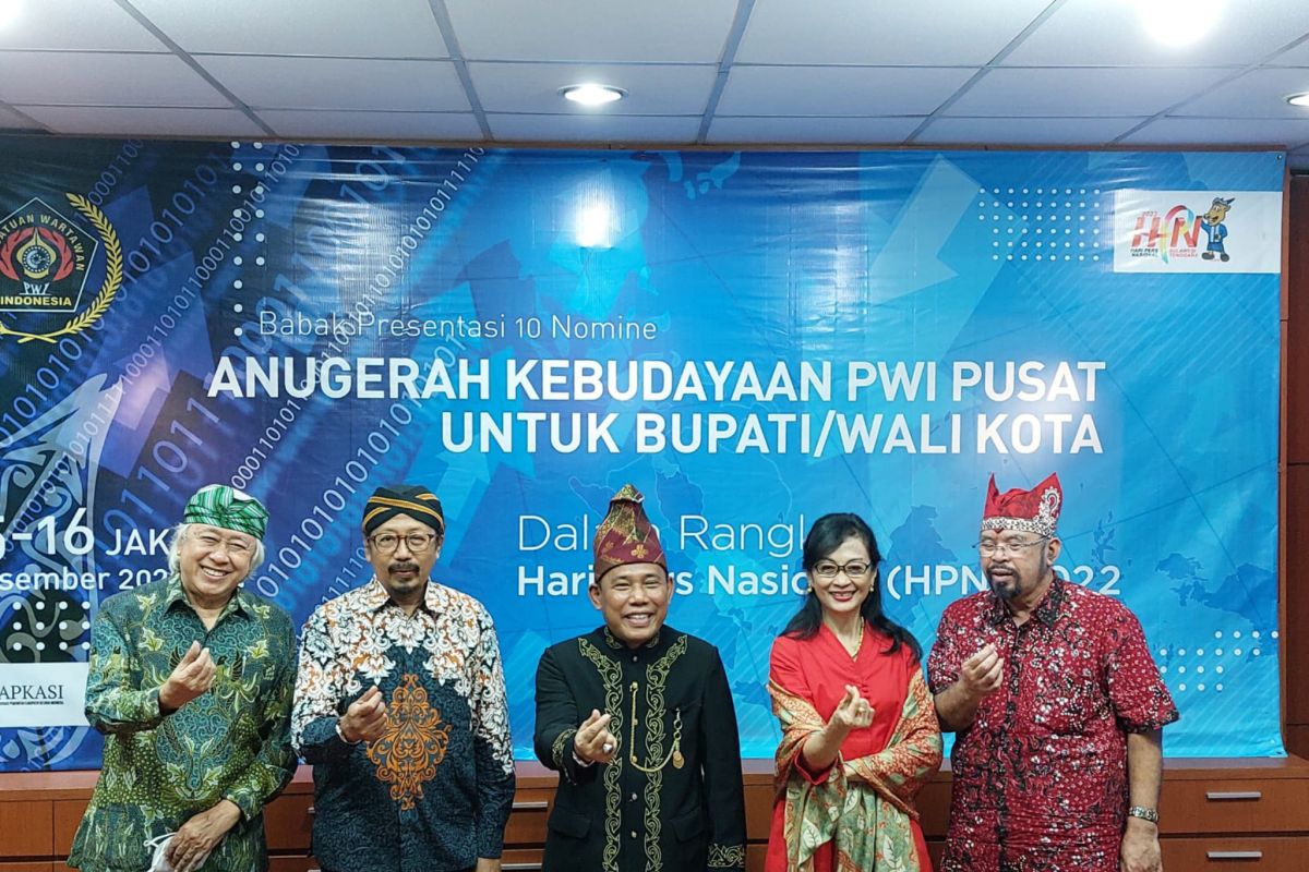 Bupati Sumbawa Barat meraih Anugerah Kebudayaan PWI di HPN 2022
