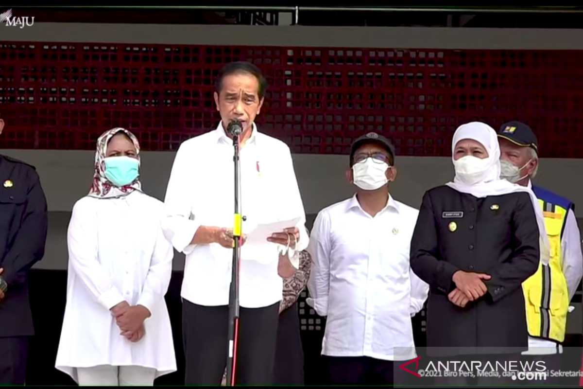 President Jokowi inaugurates Ngawi Central Market, East Java