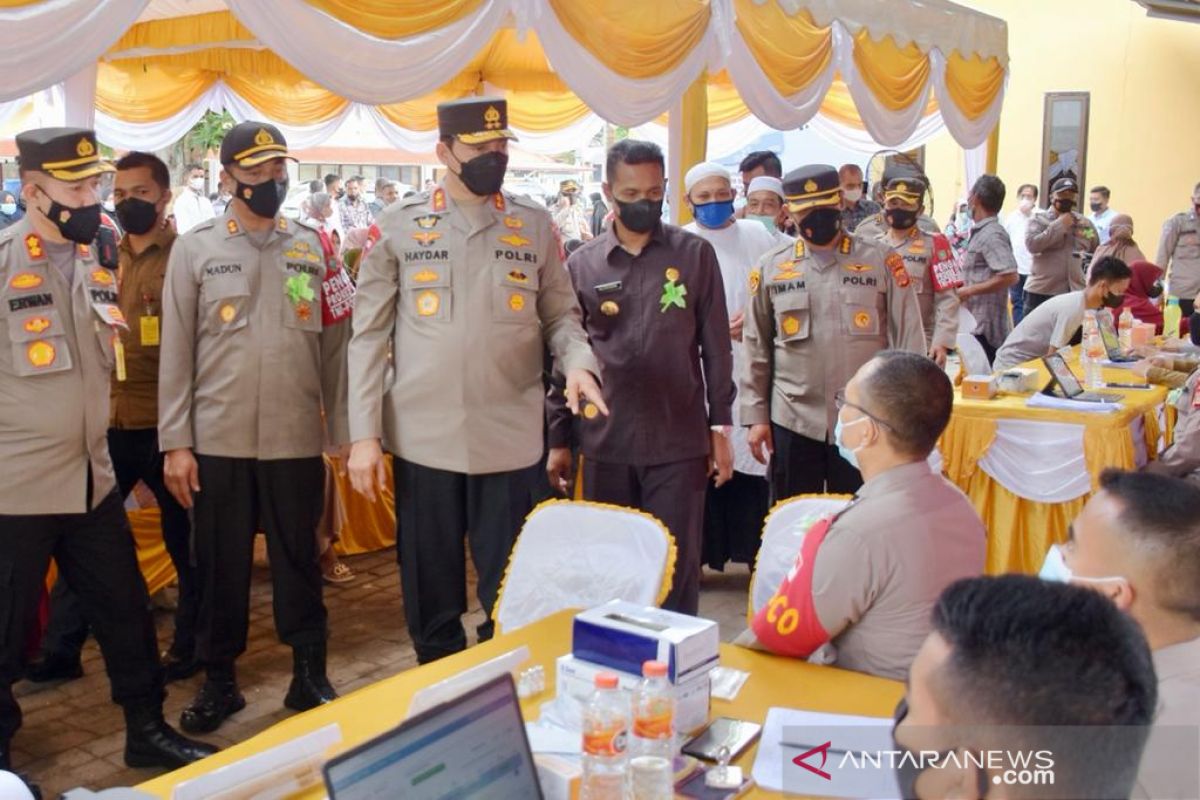 Kapolda Aceh tinjau vaksinasi massal di Sabang, ini pesannya