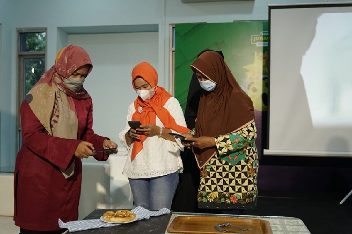 Grab, KPPU, Dinkop UKM DIY gelar "talkshow" kemitraan dan pelatihan UMKM