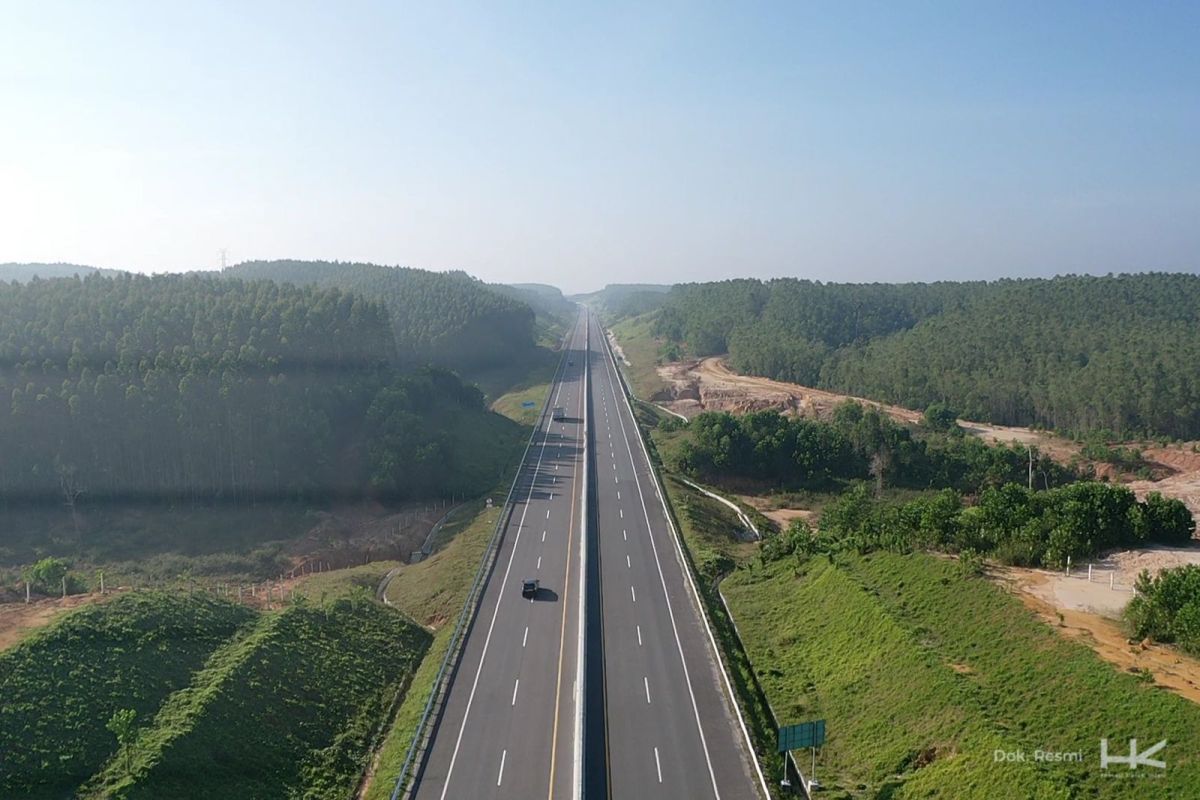 HK tanam pohon 60.000 pohon sepanjang jalan tol