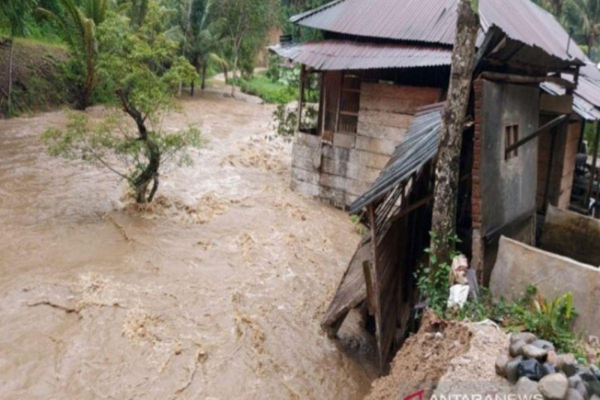 14 kecamatan di Mandailing Natal direndam banjir