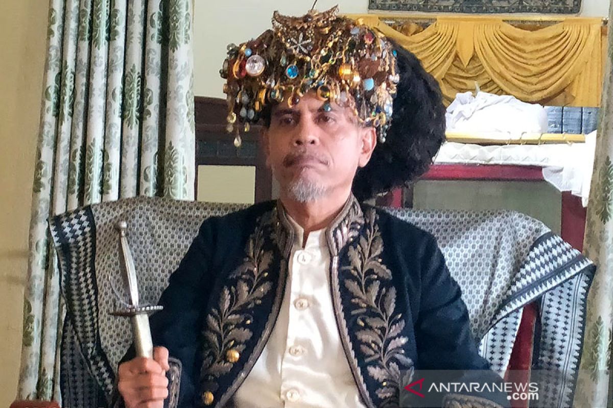 Hidayatullah Sjah resmi dikukuhkan sebagai Sultan Ternate ke-49
