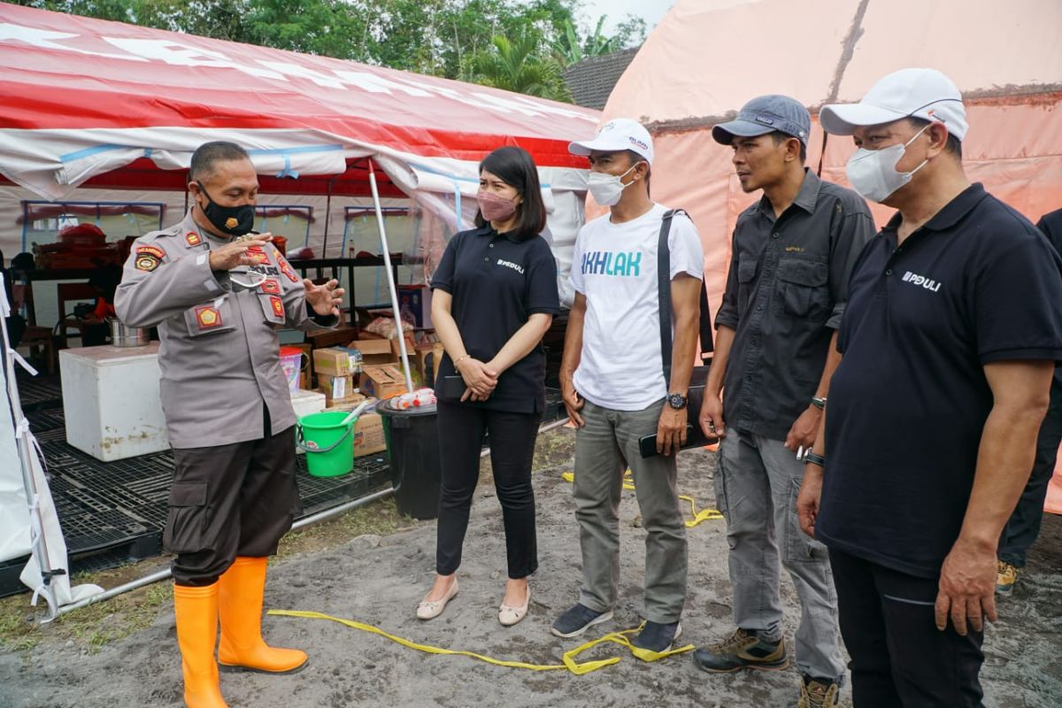 Wakili holding Danareksa, PT SIER berikan bantuan ke pengungsi dampak Semeru