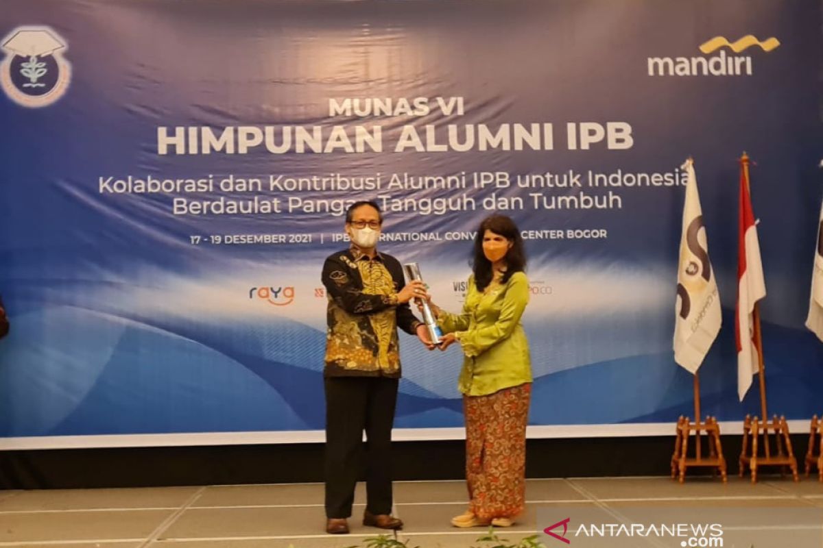 Mantan Direktur ANTARA terima anugerah alumni IPB