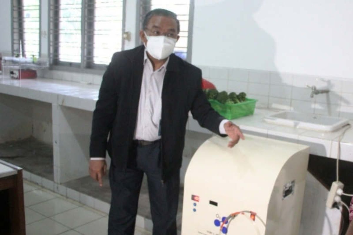 Guru besar Undip menciptakan alat pencuci sayuran bergelembung mikro ozon