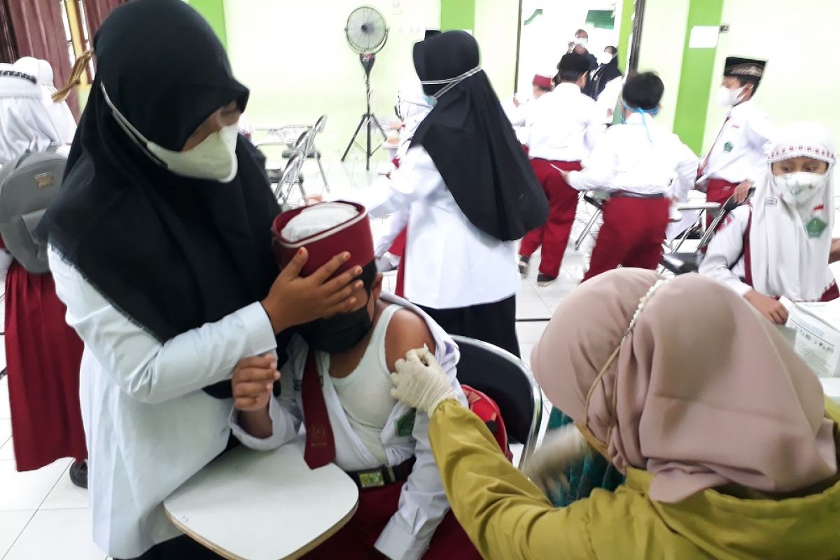 Kemenag Kabupaten Kediri ingin vaksinasi anak madrasah segera tuntas