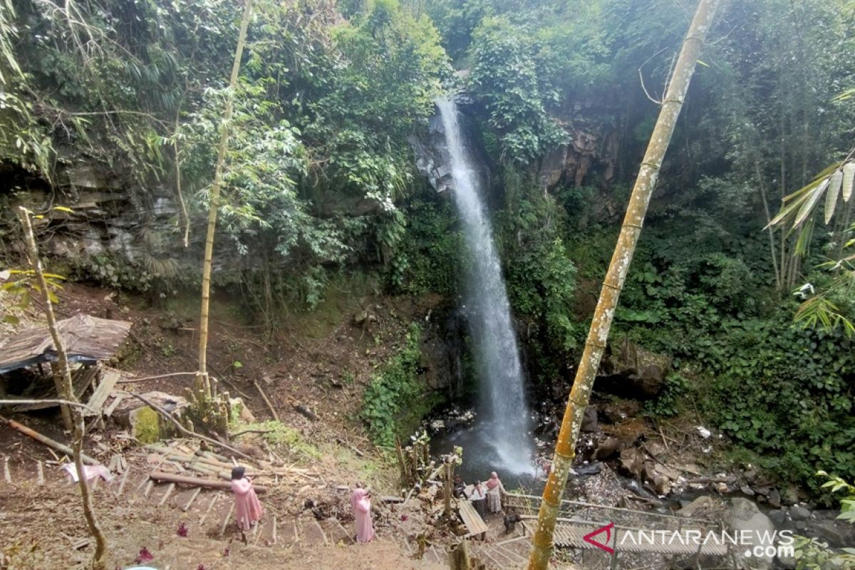 Warga Rejang Lebong kembangkan wisata air terjun