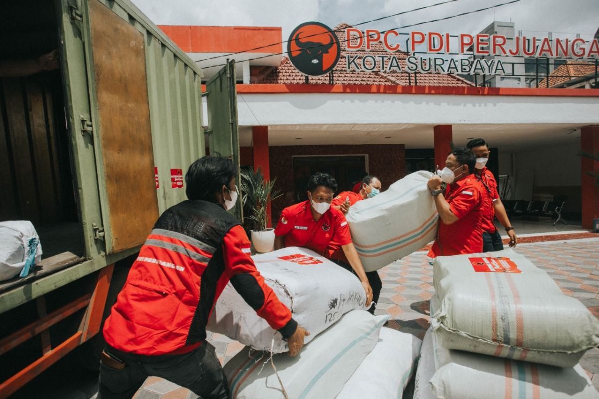 PDI Perjuangan Surabaya gelorakan semangat kesetiakawanan sosial saat pandemi