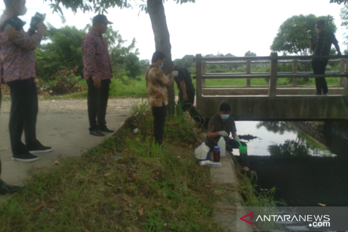 DLHK Tangerang tunggu hasil laboratorium pemeriksaan kali tercemar