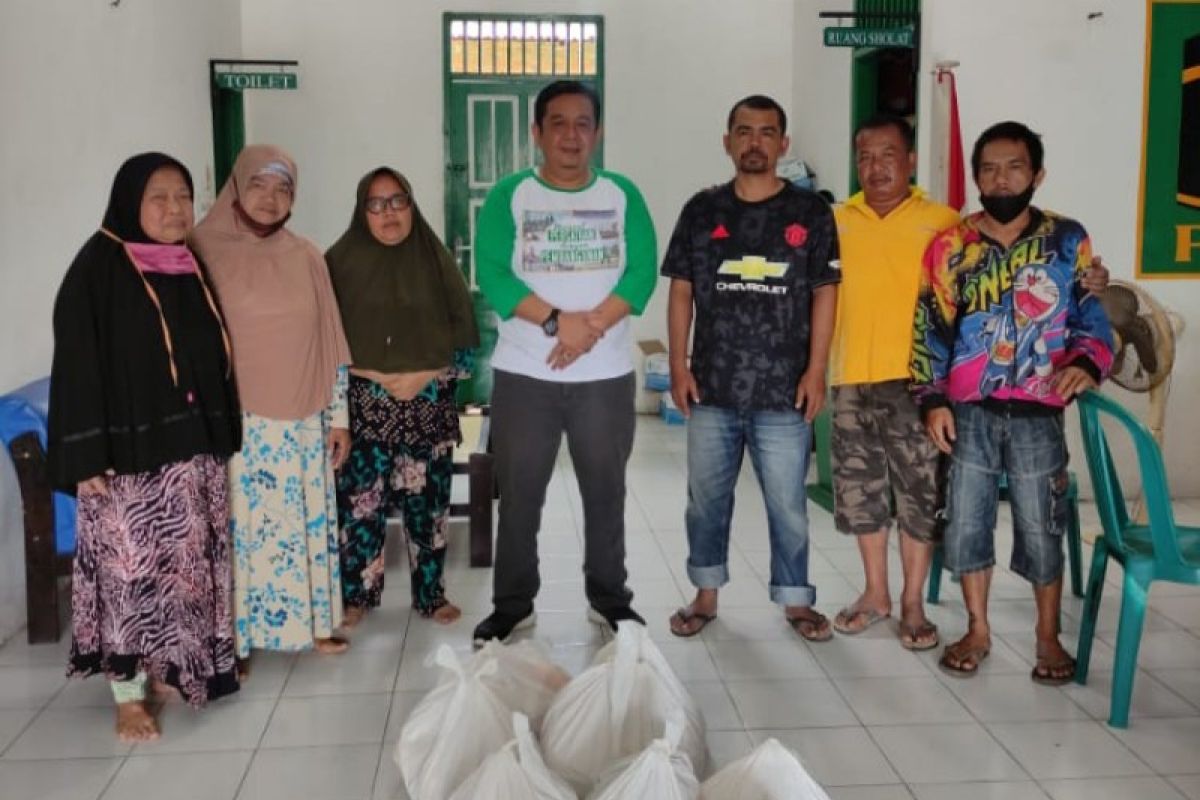 DPC PPP Padangsidimpuan bagikan paket sembako