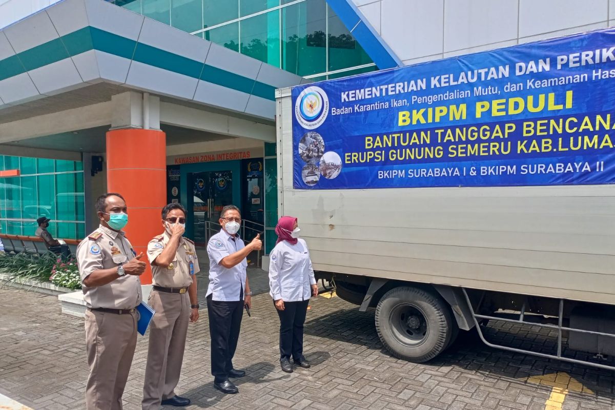 BKIPM KKP serahkan bantuan untuk korban Gunung Semeru