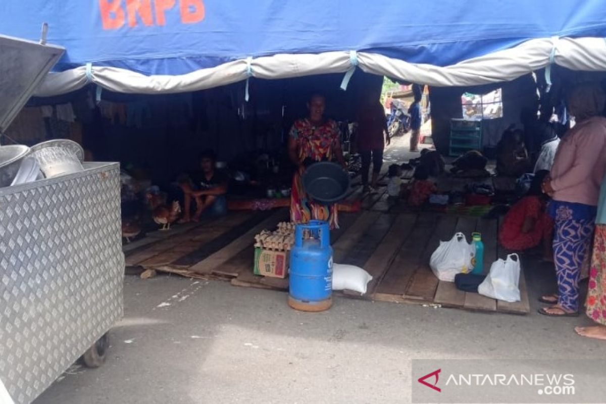 Pemkab Tapsel dirikan dapur umum bantu warga Rianiate korban luapan air sungai Batang Toru