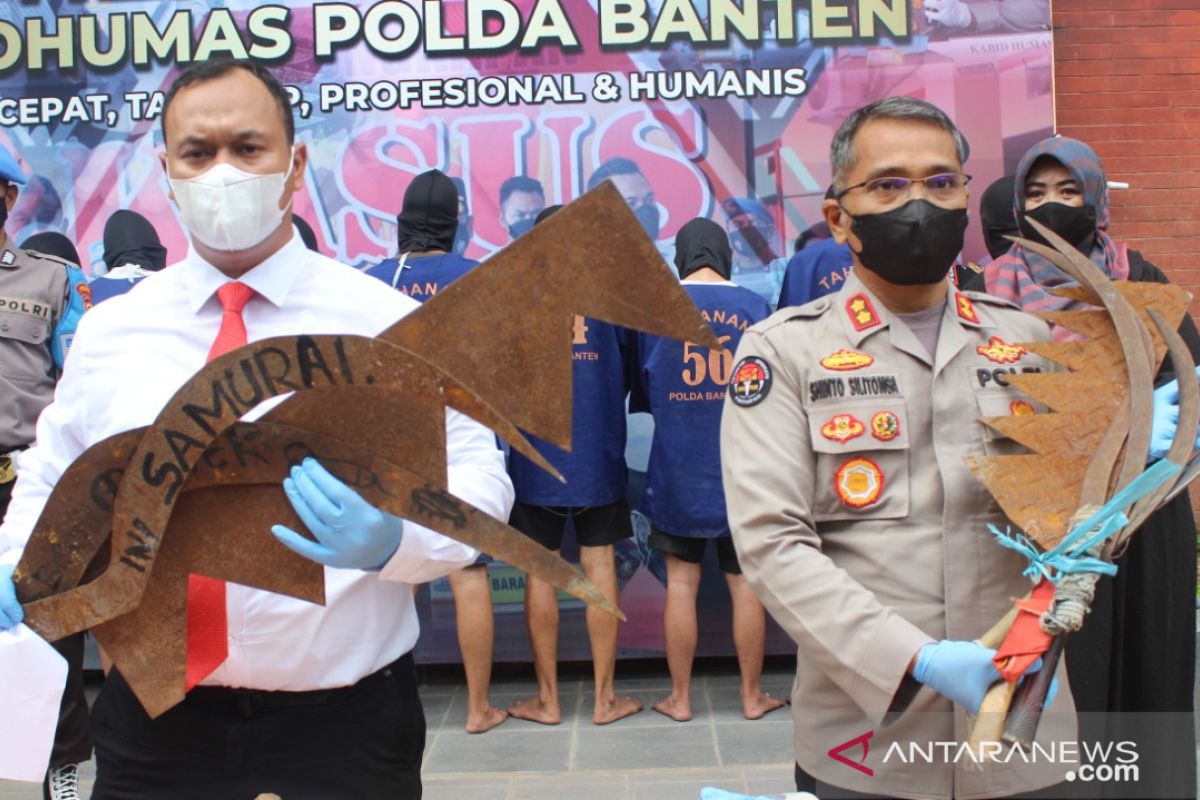 Polda Banten ringkus komplotan preman rendahkan warga