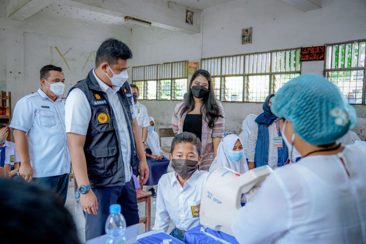 Wali Kota Medan targetkan vaksinasi 200 ribu anak usia 6-11 tahun pekan ini