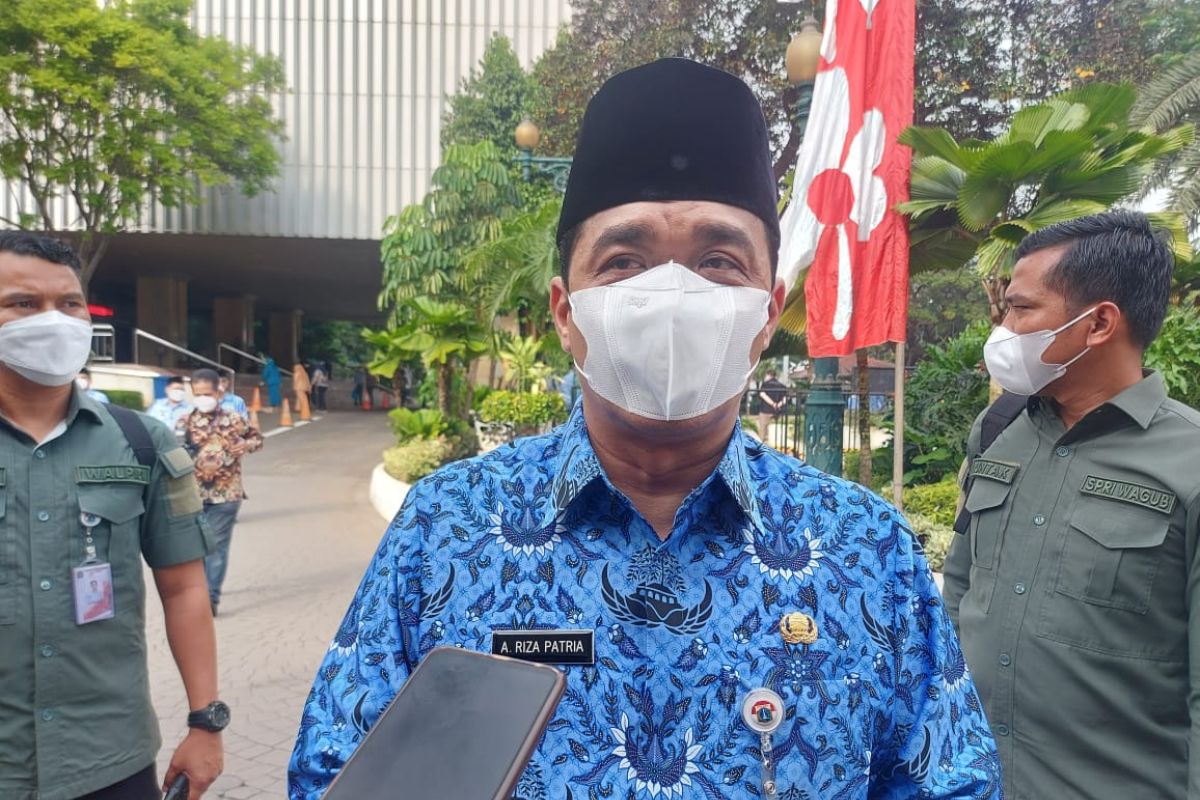 Omicron meningkat, Riza minta warga tidak ke luar negeri saat Natal